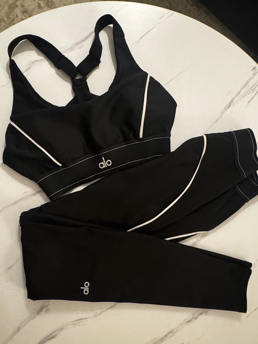 Alo Airlift High-Waist Suit Up Legging - Picture 8 of 8